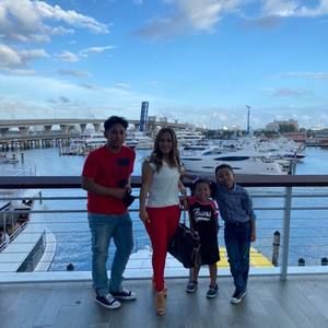 Meet your Posher, Peña